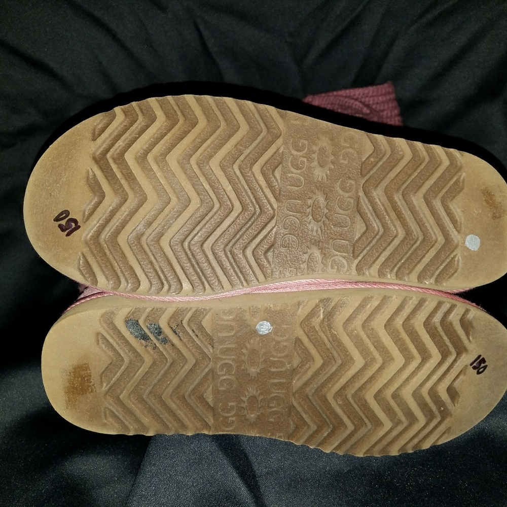 Ugg - Picture 5 of 5